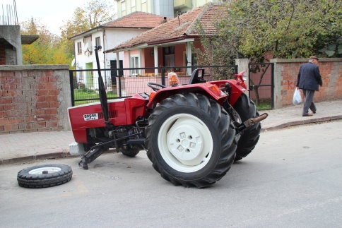 Yolda Giderken Tekeri Koptu