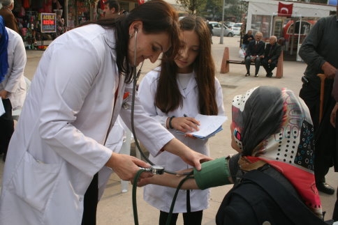 14 Kasım Dünya Diyabet Gününde Akyazı’da Sağlık Taraması