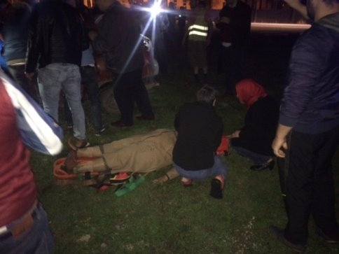 Hasta Ziyareti Dönüşü Kamyon Çarptı 5 Yaralı