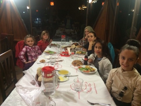 Akyazı Ak Parti Kadın Kollarına Teşekkür Yemeği