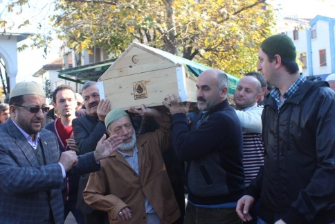  Mahmut Desteci vefat etti