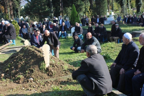  Mahmut Desteci vefat etti