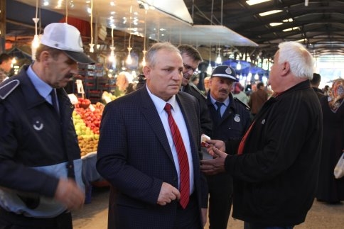 Akyazı Belediyesi Zabıta Ekipleri Sıkı Denetimlerini  Sürdürüyor