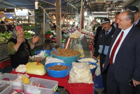 Akyazı Belediyesi Zabıta Ekipleri Sıkı Denetimlerini  Sürdürüyor