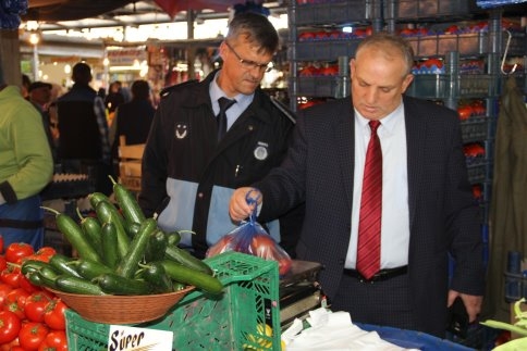 Akyazı Belediyesi Zabıta Ekipleri Sıkı Denetimlerini  Sürdürüyor