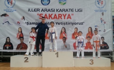 Hem Karate Takımında 9 Madalya