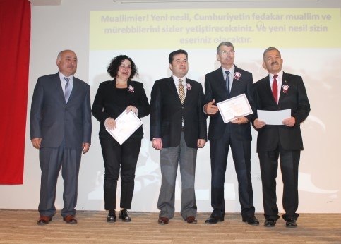 Öğretmenler Günü Törenle Kutlandı