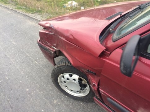 Otomobil Motosikletle Çarpıştı 1 yaralı