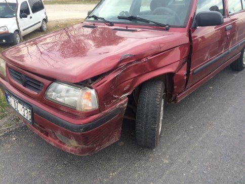 Otomobil Motosikletle Çarpıştı 1 yaralı