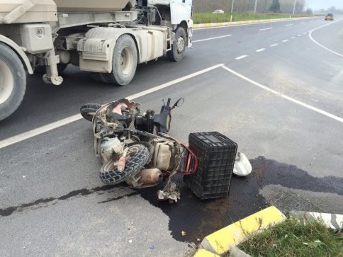 Küçücük kavşağında kaza 1 kişi hayatını kaybetti 
