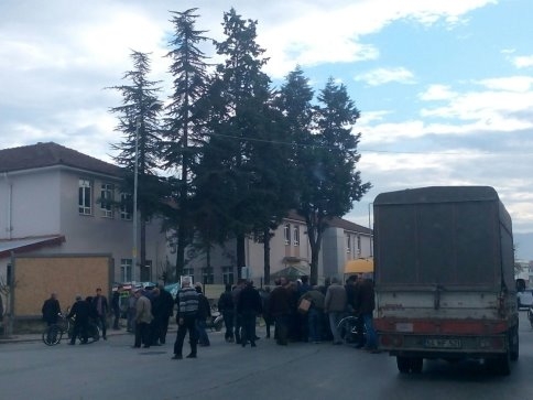 Yola Fırlayan Küçük Çocuğa Okul Servisi Çarptı