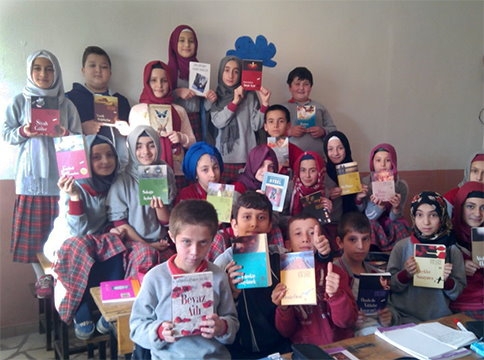 Yunus Emre İmam Hatip Ortaokulu Kitap Okuyor