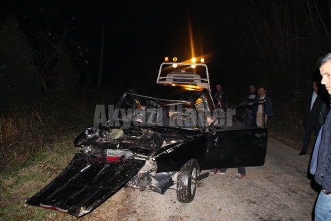 Otomobil Takla Atarak Su Kanalına Uçtu