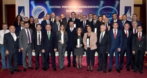 Z.ŞİNASİ BAYRAKTAR KOCAELİDE ÖDÜL VERDİ