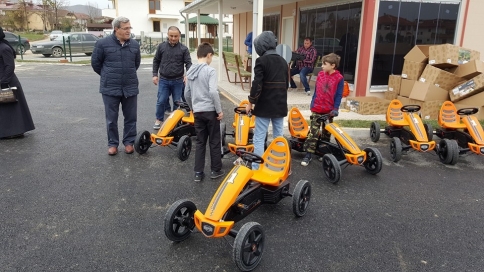 Arabayı Gören Trafik Parka Koşuştu