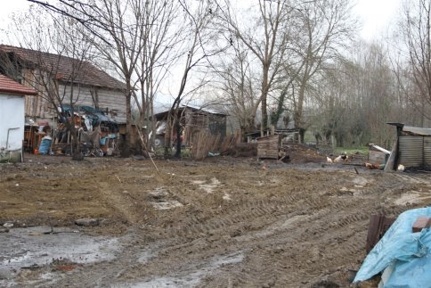Başkan Akcan’dan Evi Yanan Aileye Ziyaret