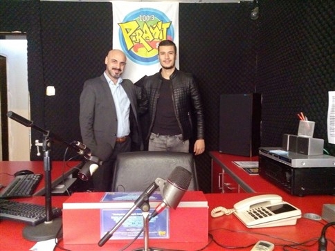 PİRAMİT FM’den Akyazı FM’e jest