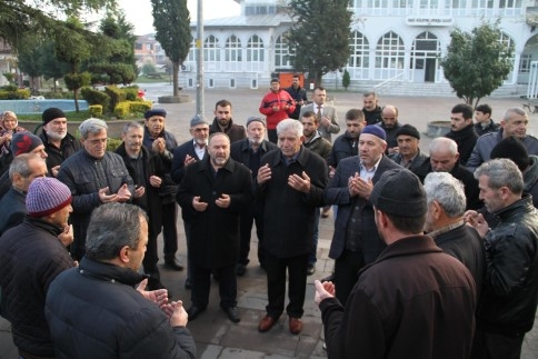 Başkan Akcan Umreye Gidenleri Uğurladı