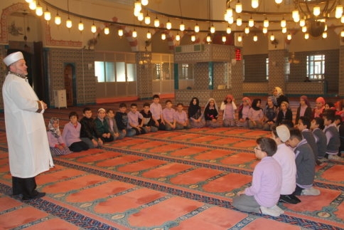 Akyazı İnönü Ortaokulundan Gazi Süleymanpaşa Camiine Ziyaret