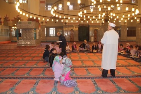 Akyazı İnönü Ortaokulundan Gazi Süleymanpaşa Camiine Ziyaret