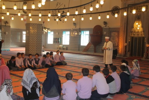 Akyazı İnönü Ortaokulundan Gazi Süleymanpaşa Camiine Ziyaret
