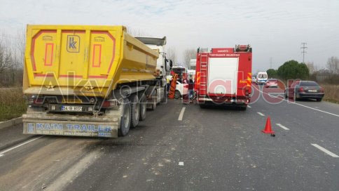 Son Dakika Trafik Kazası Otomobil İki Büklüm Oldu