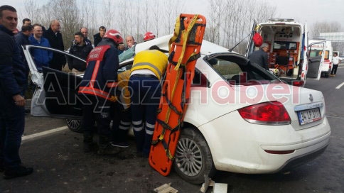 Son Dakika Trafik Kazası Otomobil İki Büklüm Oldu