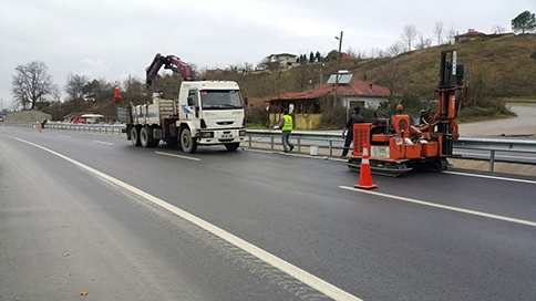 Jandarma Gözetiminde Bariyer Yapıldı