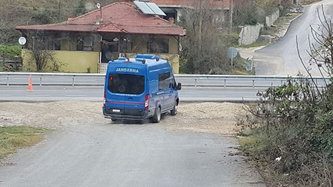 Jandarma Gözetiminde Bariyer Yapıldı