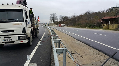 Jandarma Gözetiminde Bariyer Yapıldı