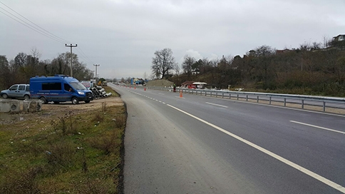 Jandarma Gözetiminde Bariyer Yapıldı