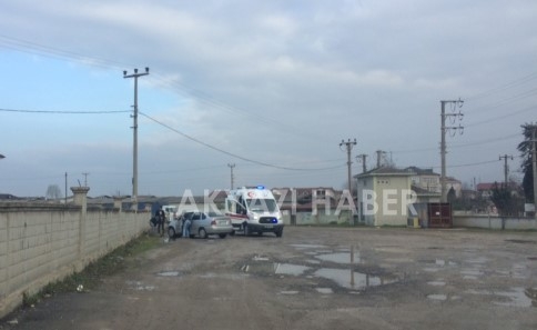 Boş Otoparkta Duvara Çarpan Sürücü Yaralandı