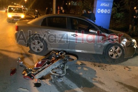 Otomobil Motosikletle Çarpıştı