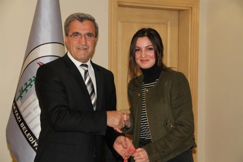 Başkan Akcan’a Ödüllü Sporculardan Ziyaret