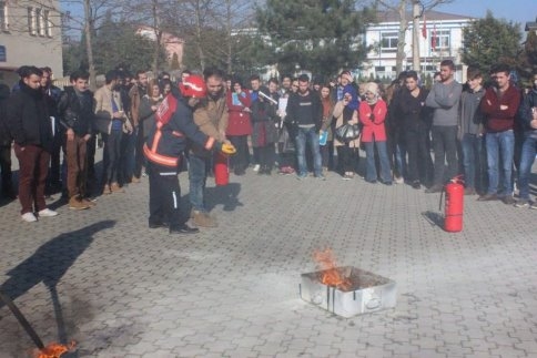 Akyazı MYO'da Yangın Tatbikatı