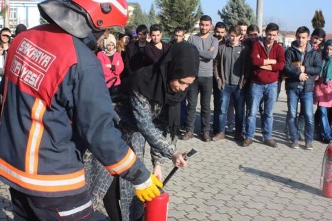 Akyazı MYO'da Yangın Tatbikatı