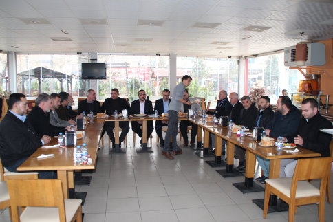 Akyazı STK’ları Gençliği Masaya Yatırdı