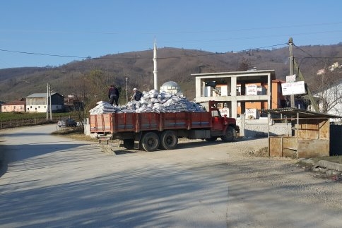 Kömür Yardımları Sürüyor