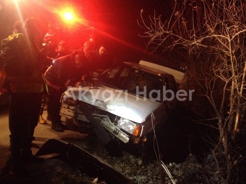 AKYAZI KUZULUK D-140 KARA YOLUNDA TRAFİK KAZASI 