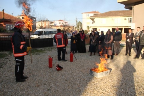TEKNİK BİNADA YANGIN TATBİKATI