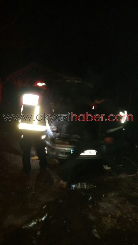 Park Halindeki Otomobil Alev aldı