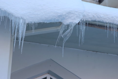 Buz Sarkıtlarına Dikkat !