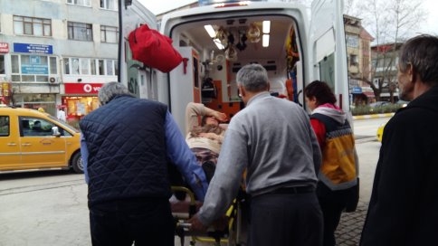 Fenalaşarak Yere Yığıldı