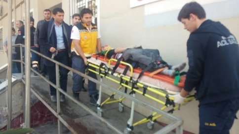 Orman İşletmesi Önünde Minibüs Yayaya Çarptı 1 Yaralı