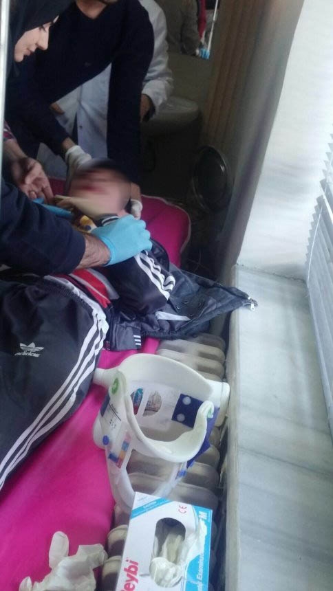 Orman İşletmesi Önünde Minibüs Yayaya Çarptı 1 Yaralı