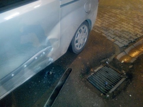 PTT Sokak’ta ki Dubalara Sürtmeyen Araç kalmadı