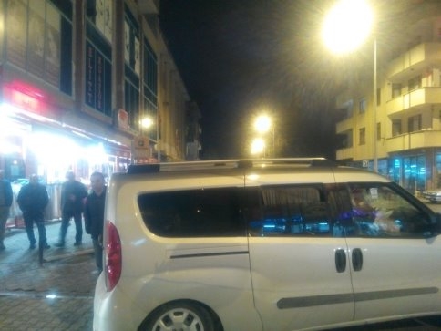 PTT Sokak’ta ki Dubalara Sürtmeyen Araç kalmadı