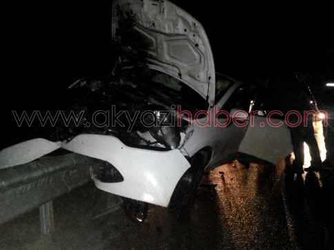 Direksiyon Hakimiyetini Kaybederek Bariyerlere Çarptı