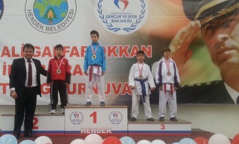 Başarı Serisi Devam Ediyor, Karatecilerden 11 Madalya 