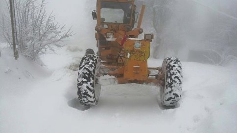 Kar Küreme Ve Tuzlama Çalışmaları Hızla Devam Ediyor